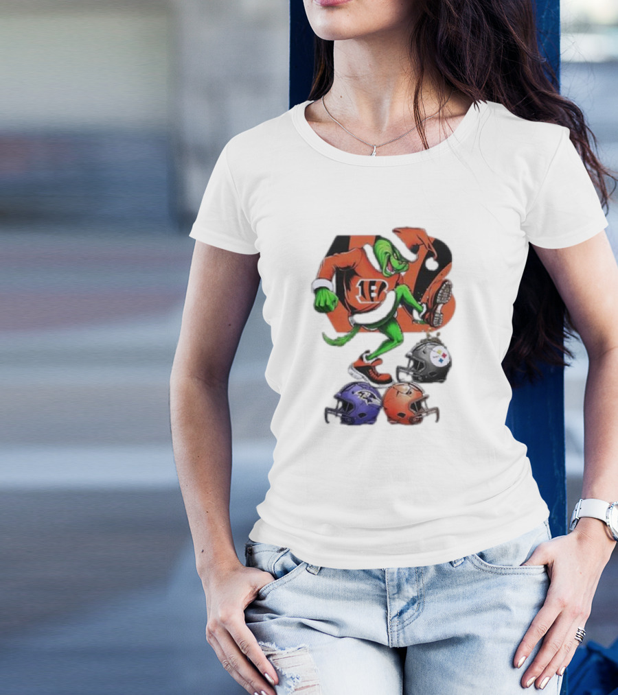 Christmas Grinch Cincinnati Bengals Stomp Ravens Browns Steelers NFL Helmets T-Shirt
