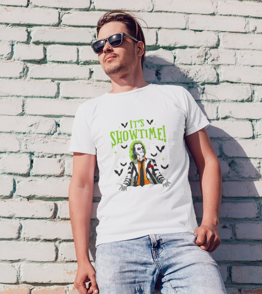 Retro Beetlejuice It's Showtime Halloween Movie T-Shirt