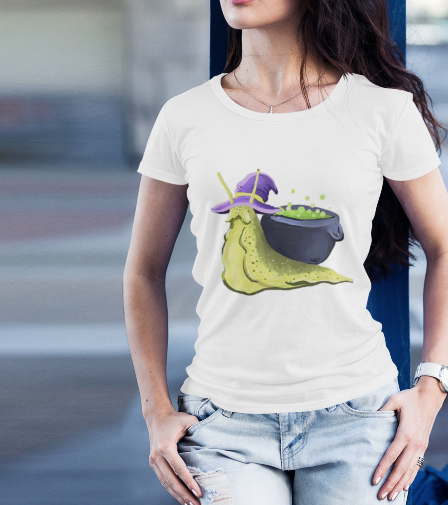 Cauldron Snail Classic Witch Hat Potion Magic T-Shirt