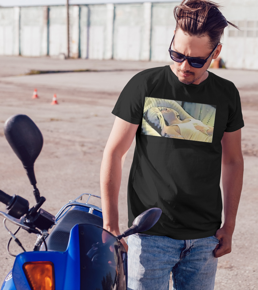 Tony Cums Retro Vintage Scene T-Shirt