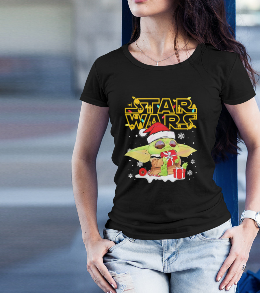 Star Wars Baby Yoda Christmas Santa Hat Snowflakes T-Shirt