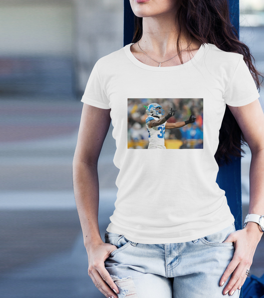 Brian Branch Lions Number 32 Gesture Towards Packers Crowd T-Shirt