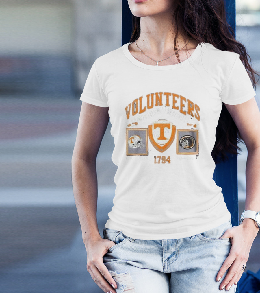 Volunteers Tennessee 1794 Knoxville ET Veritas Liberabit Football Helmet T-Shirt