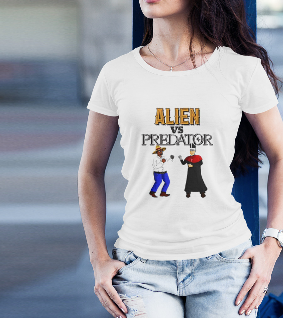 ALIEN VS PREDATOR CARTOON MEME FIGHTING MATCHUP T-Shirt