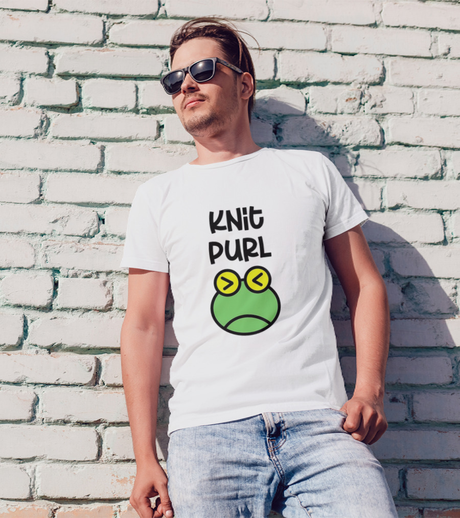 Knit Purl Frog With Glasses Pouting Face T-Shirt