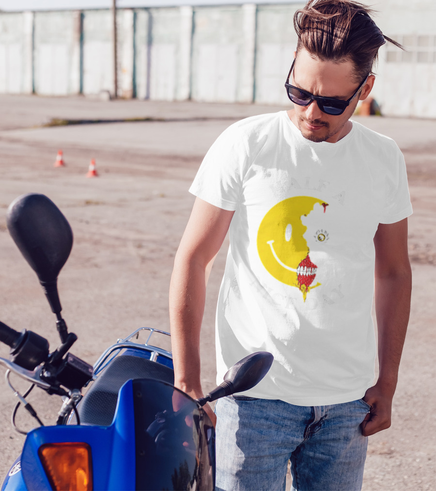 HALF A NICE DAY HORROR SMILEY FACE GRIN AND YELLOW CREEPY HALLOWEEN T-Shirt
