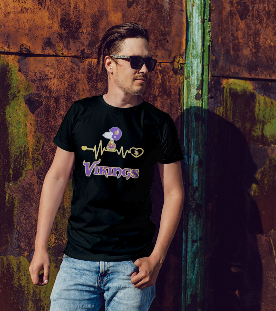 Heartbeat Snoopy Vikings Minnesota Football T-Shirt