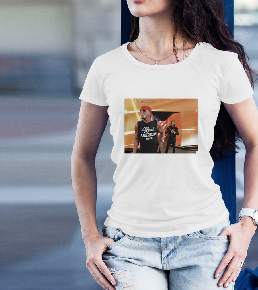 CROWD BOOING REAL AMERICAN BEER WWE HULK HOGAN T-Shirt