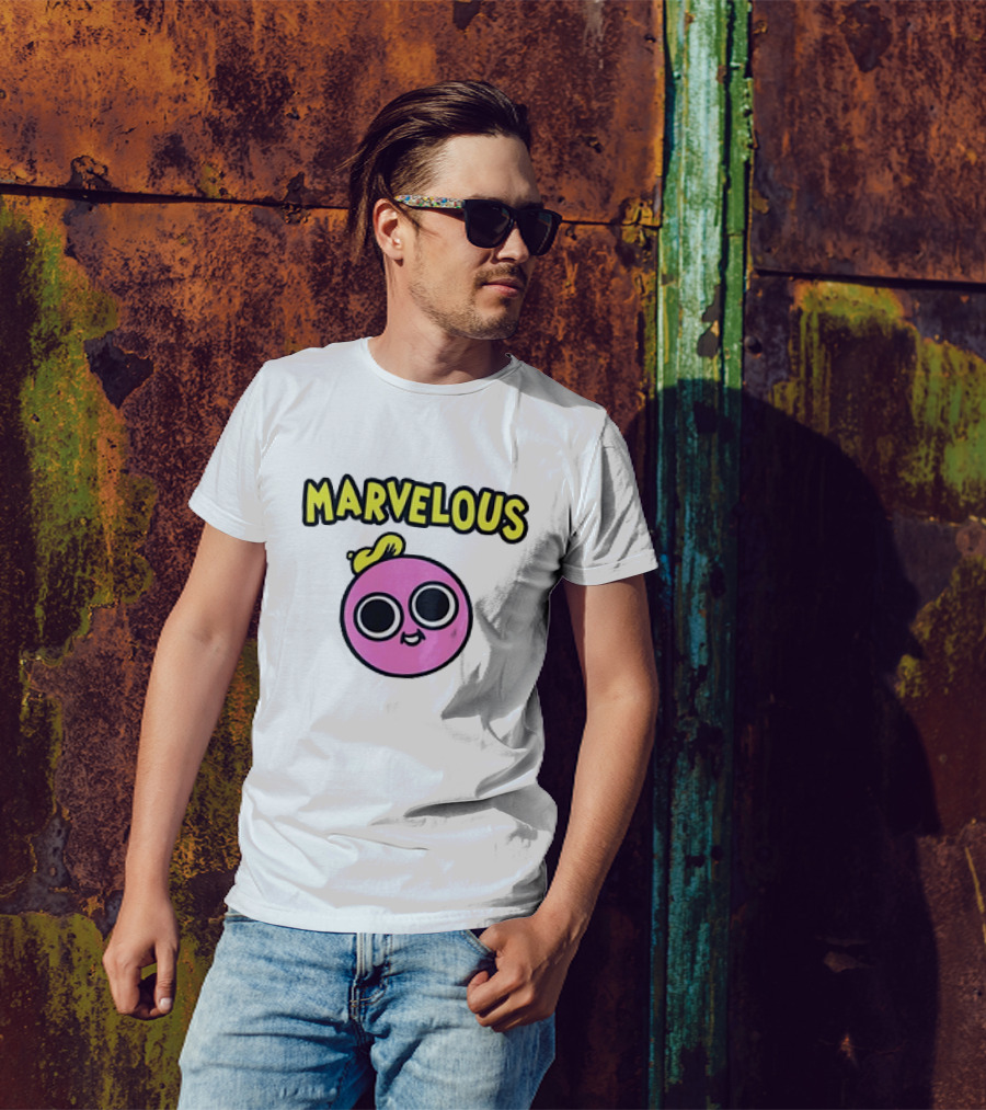 MARVELOUS Cute Pink Smiley Face With Large Eyes And Yellow Hair T-Shirt