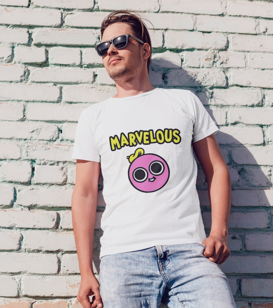 MARVELOUS Cute Pink Smiley Face With Large Eyes And Yellow Hair T-Shirt