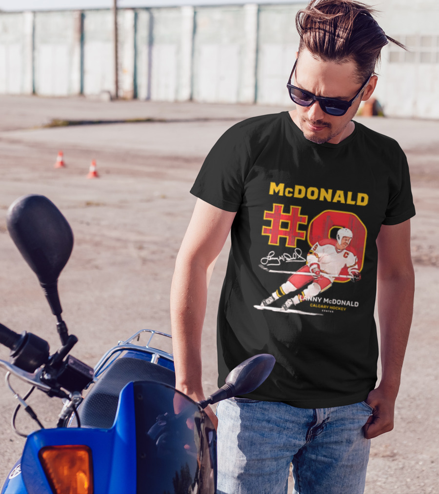 Lanny McDonald #9 Calgary Flames NHL Hockey Throwback Vintage Signature T-Shirt