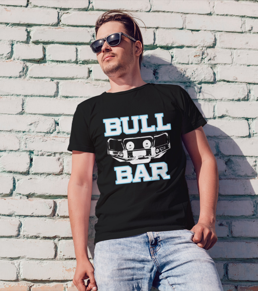 BULL BAR Car Protection Accessory Bold Vintage Style T-Shirt