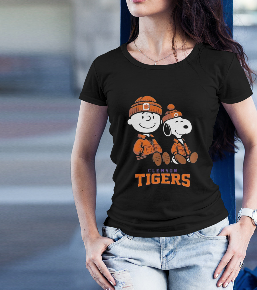 Clemson Tigers X Snoopy And Charlie Brown 2025 T-Shirt