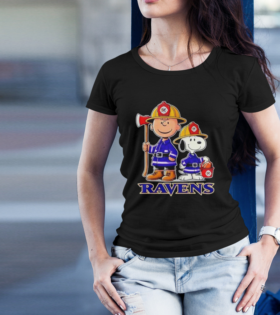 Firefighter Charlie Brown And Snoopy Baltimore Ravens T-Shirt