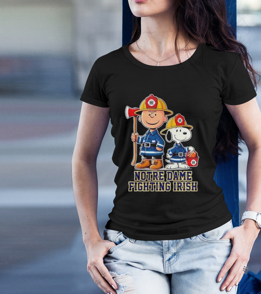 Firefighter Charlie Brown And Snoopy Notre Dame Fighting Irish T-Shirt