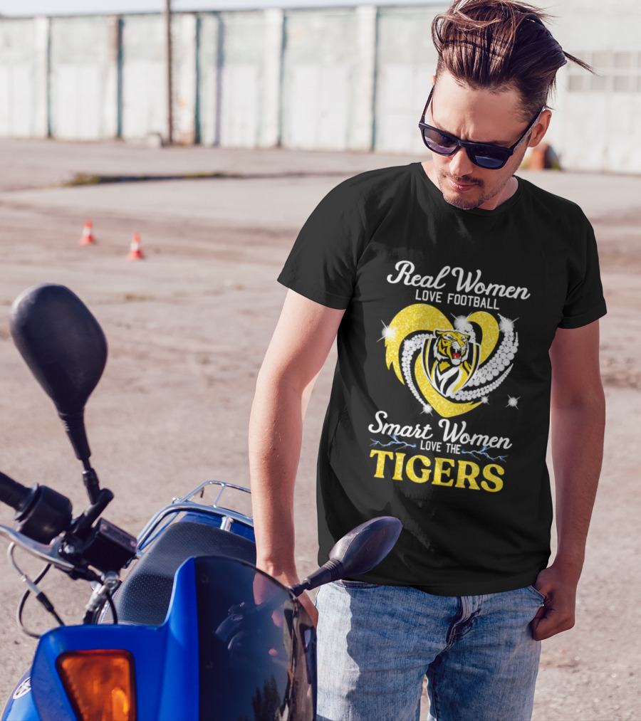 Real Women Love Football Smart Women Love The Richmond Tigers T-Shirt