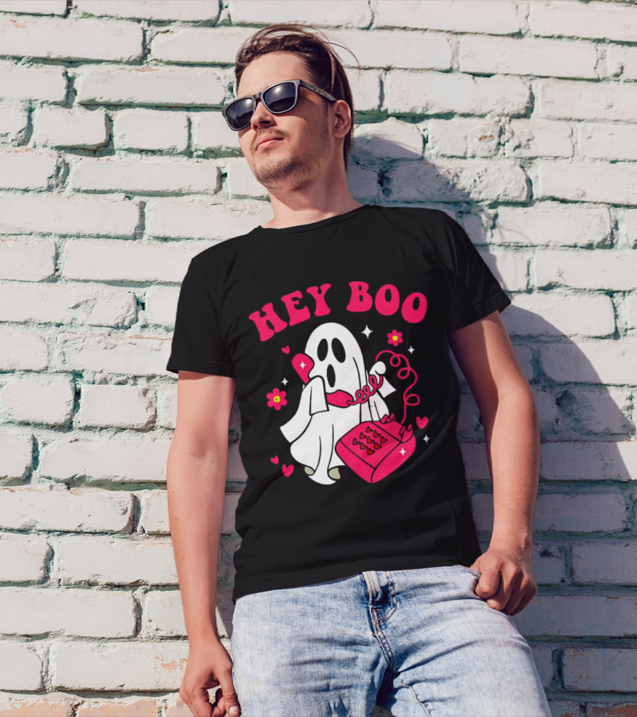 Hey Boo Ghost Talking On Pink Phone With Hearts And Flowers Halloween T-Shirt