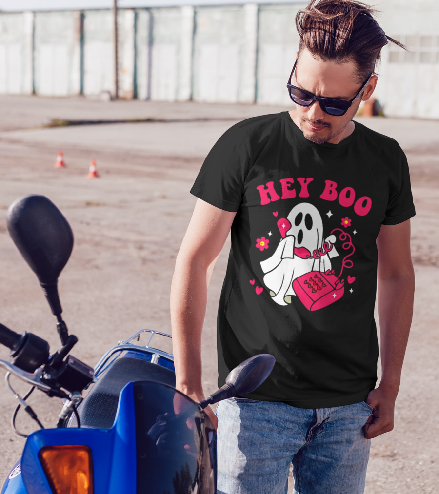 Hey Boo Ghost Talking On Pink Phone With Hearts And Flowers Halloween T-Shirt