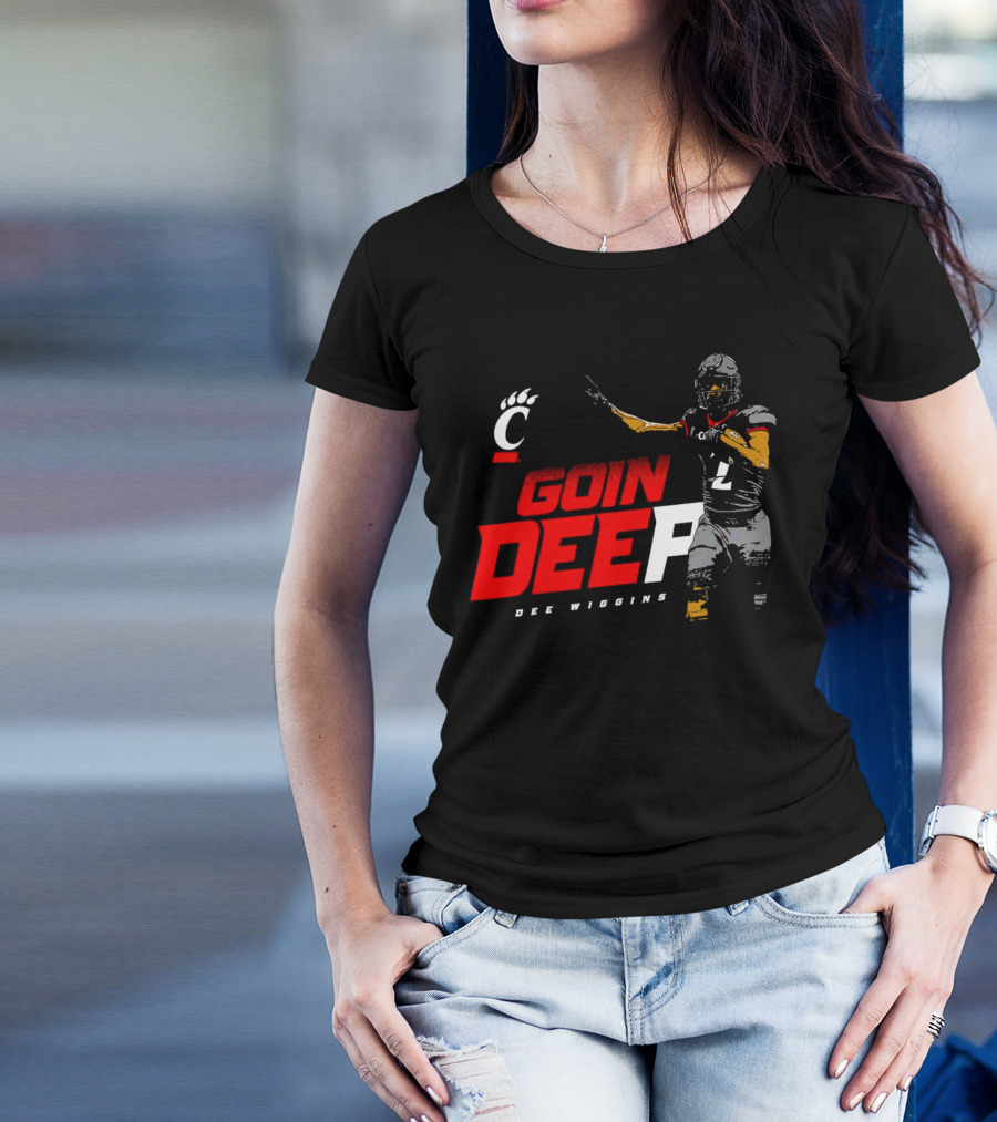 Dee Wiggins Goin’ Deep Cincinnati Bearcats Football Iconic Play Action T-Shirt