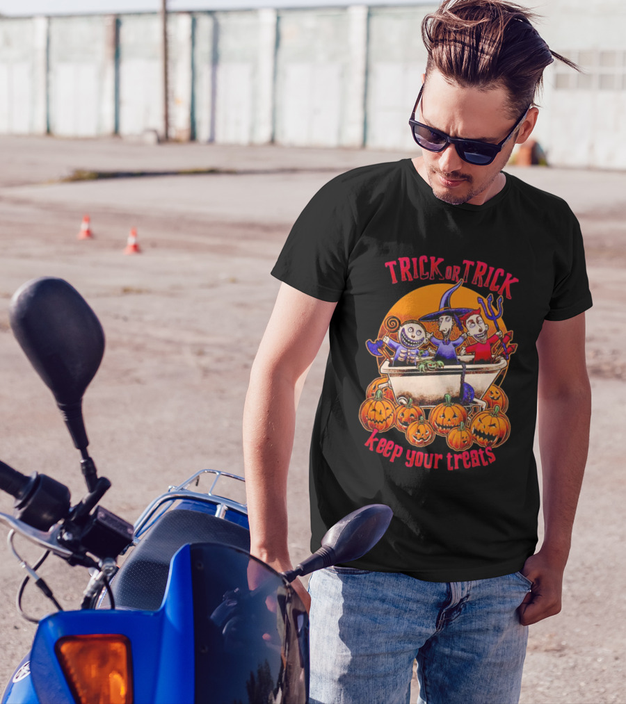Trick Or Trick Keep Your Treats Halloween Pumpkin Characters In Bathtub T-Shirt