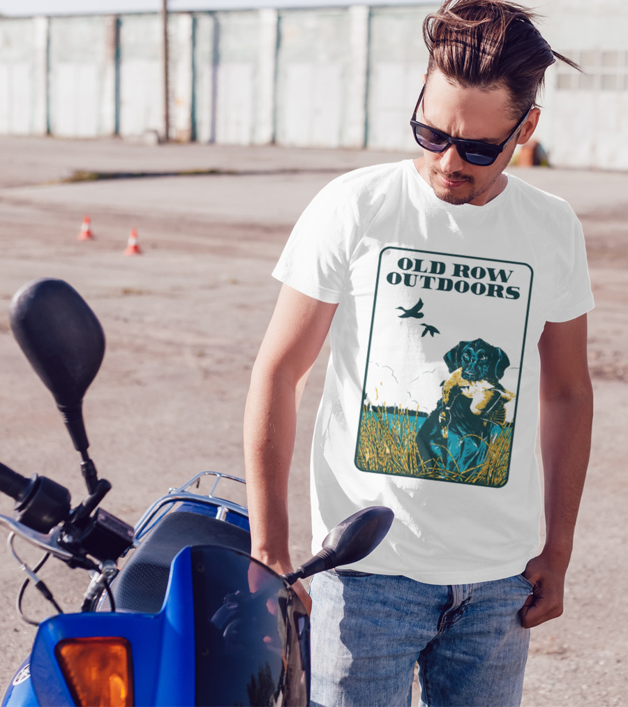 Old Row Outdoors Retriever Duck Hunting Scene T-Shirt