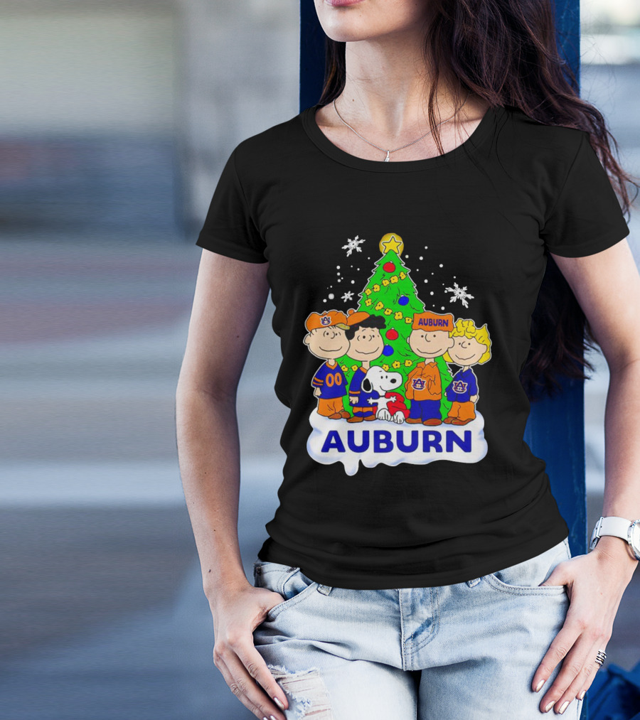 Peanuts Auburn Tigers Christmas Tree Charlie Brown Snoopy Lucy Linus T-Shirt