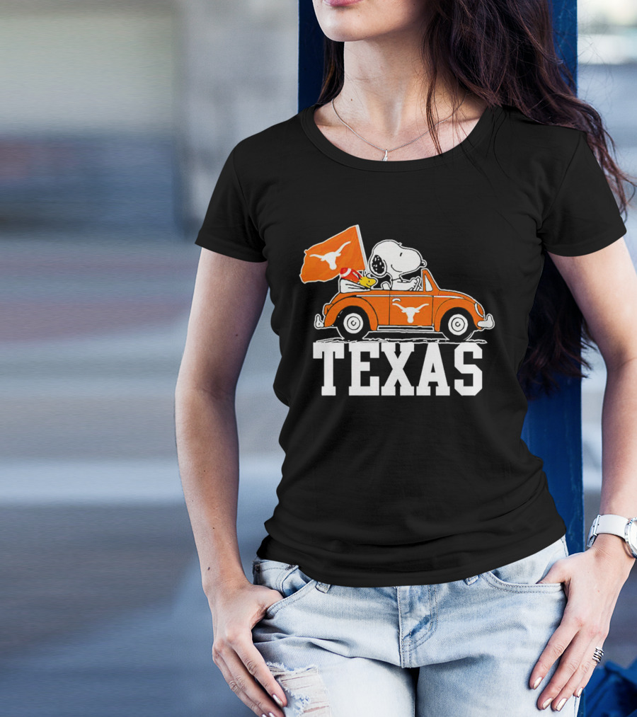Snoopy Drives Car Texas Longhorns Flag T-Shirt