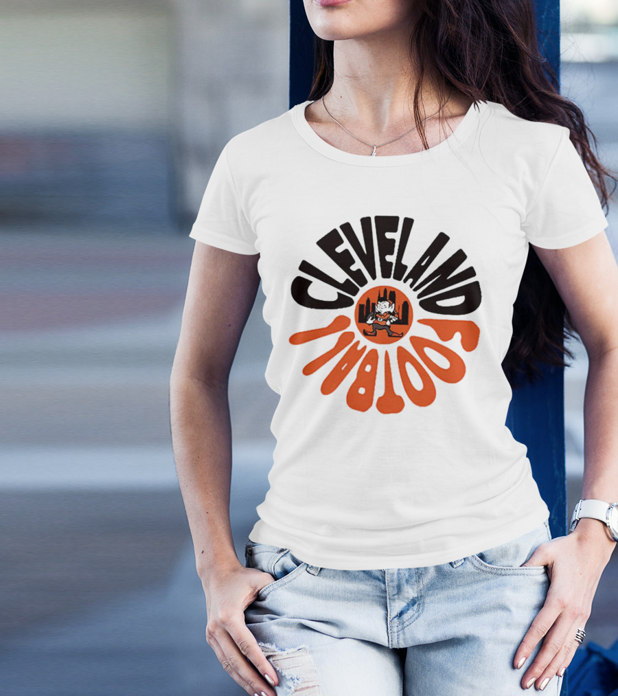 Cleveland Browns Football Retro Logo With Elf And Skyline T-Shirt