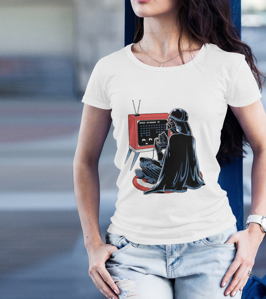 Nostalgic Darth Vader Playing Space Invaders On Retro TV T-Shirt