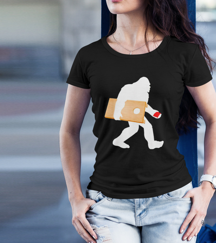 Bigfoot Cornhole Players Lawn Game Silhouette With Red Cup T-Shirt