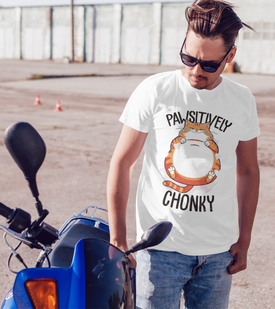 Pawsitively Chonky Cat With Hearts And Smiling Orange Tabby T-Shirt