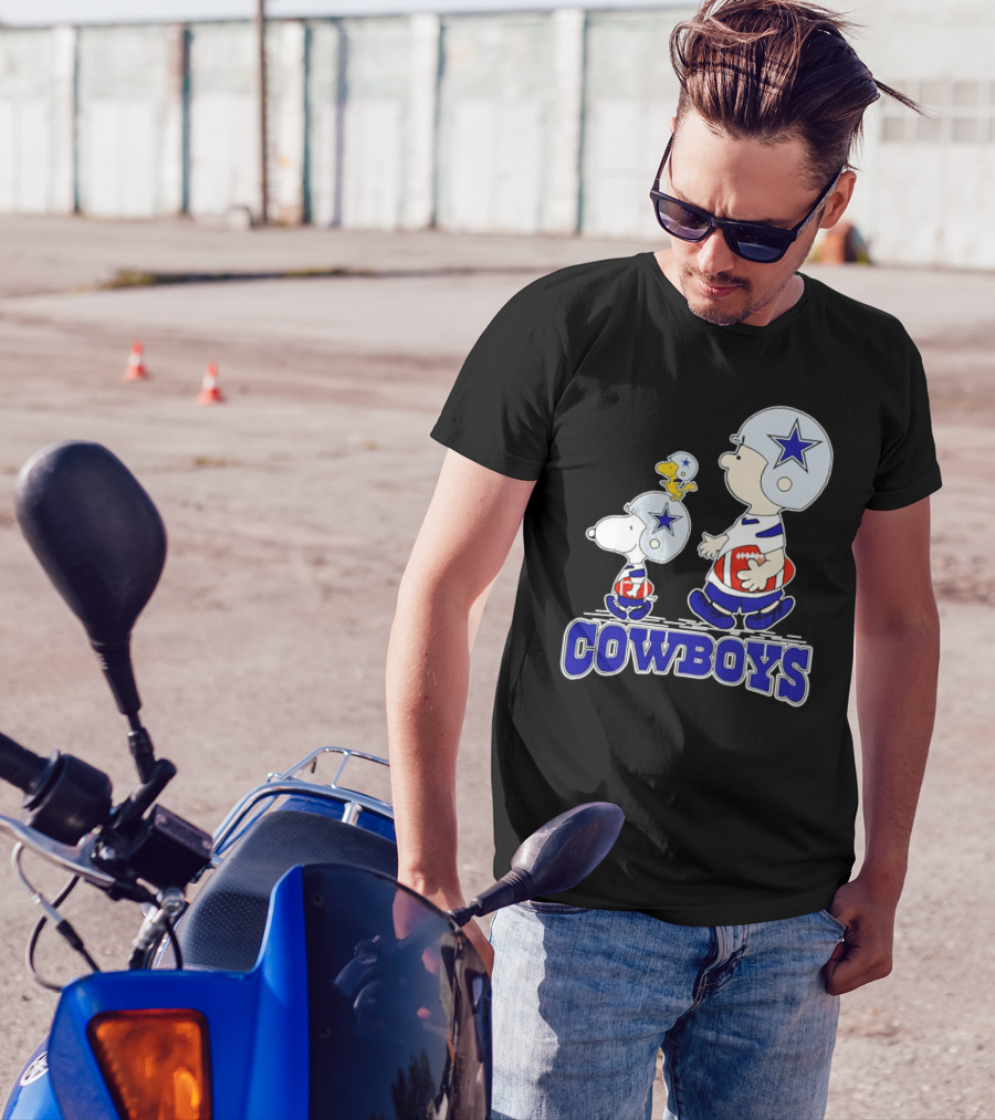 Cowboys Snoopy Charlie Brown Woodstock Football Helmets T-Shirt
