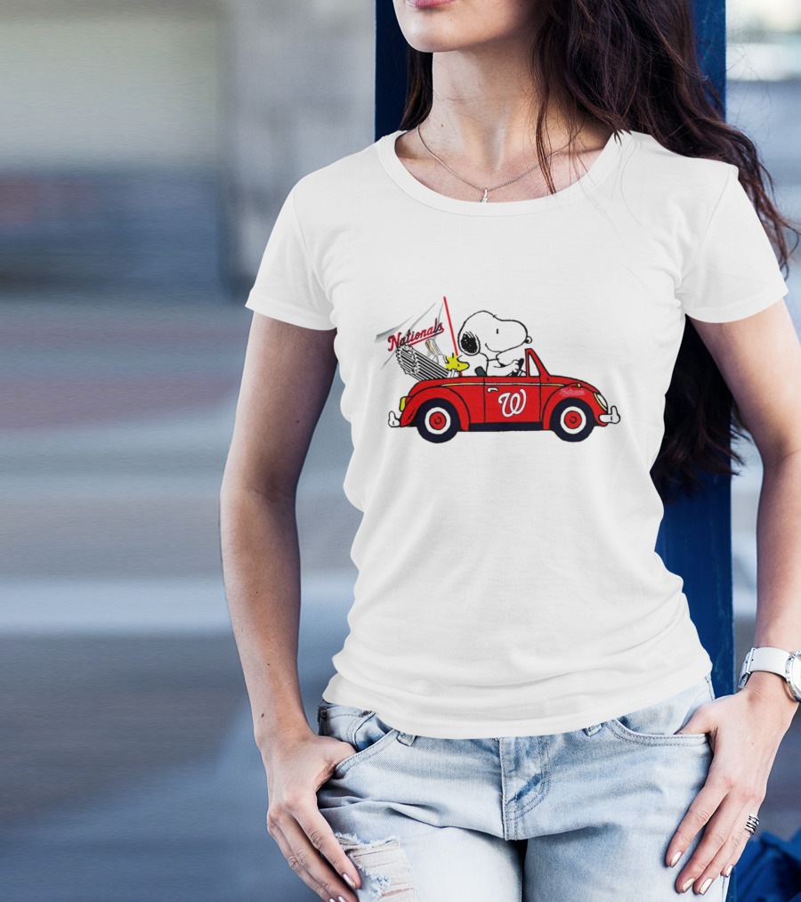 Snoopy And Woodstock In Red Car With Washington Nationals Flag T-Shirt
