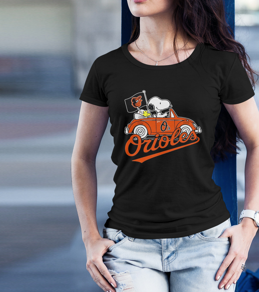 Snoopy And Woodstock Driving Baltimore Orioles Car With Flag T-Shirt