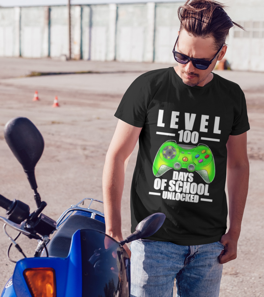 LEVEL 100 DAYS OF SCHOOL UNLOCKED GAMING CONTROLLER T-Shirt