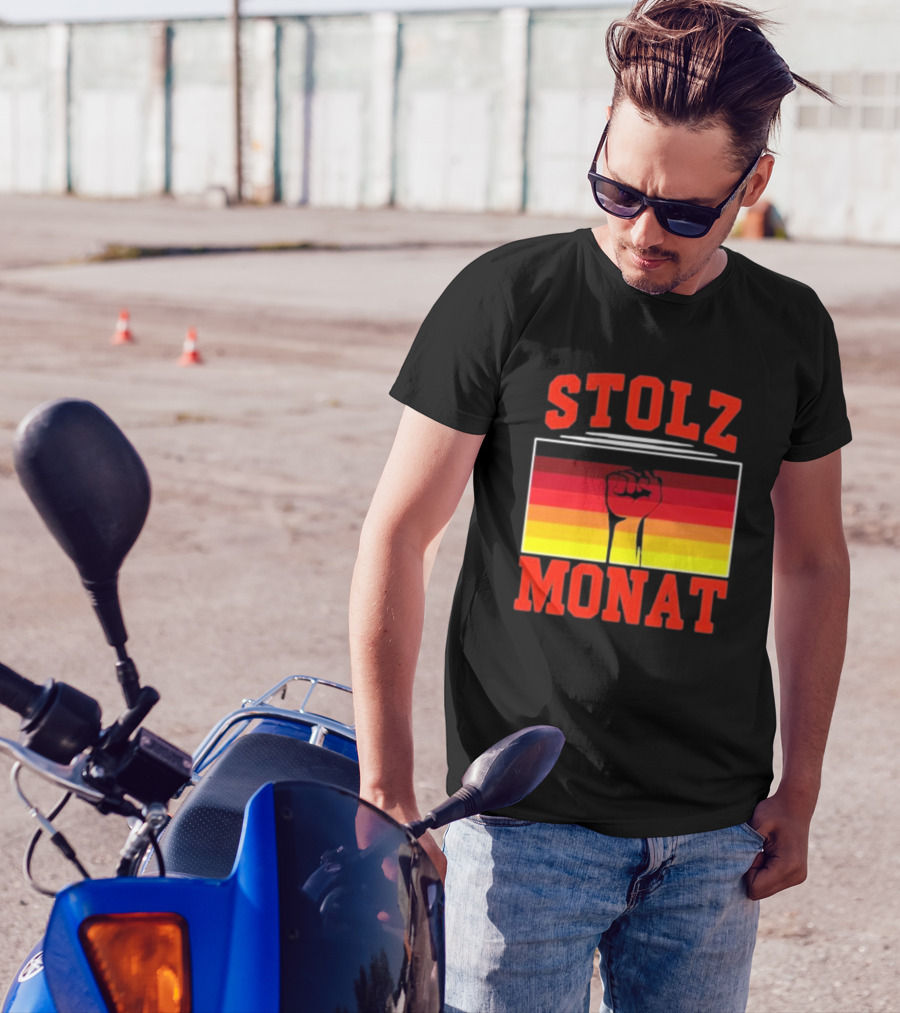 Stolz Monat Fist With German Flag Colors T-Shirt