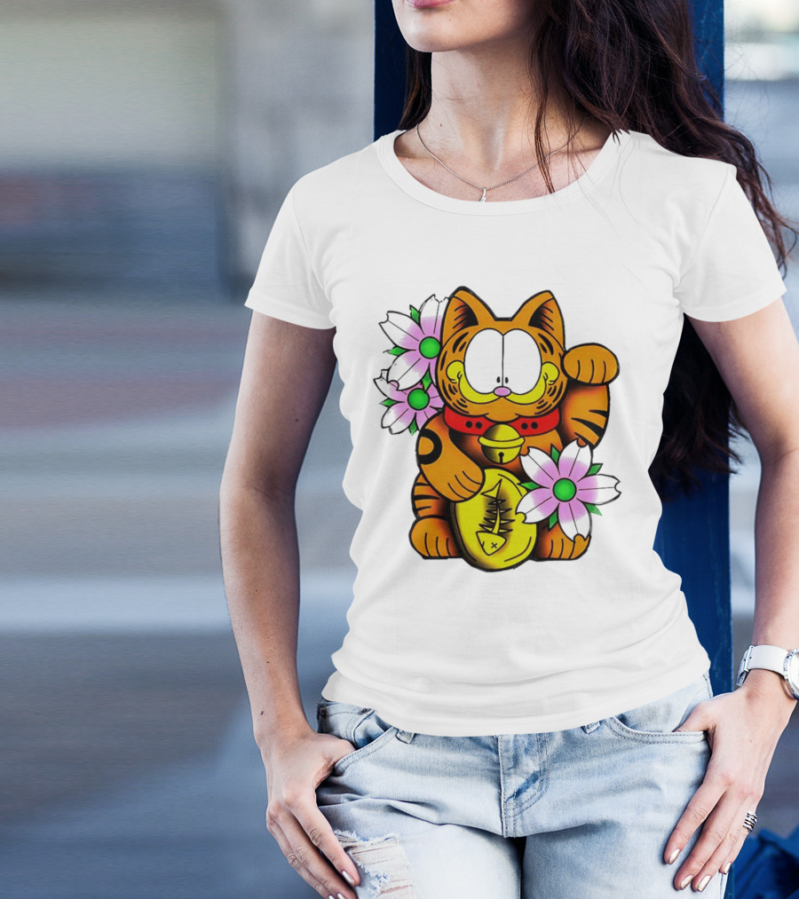 Garfield Maneki Neko With Fish Coin And Flowers T-Shirt