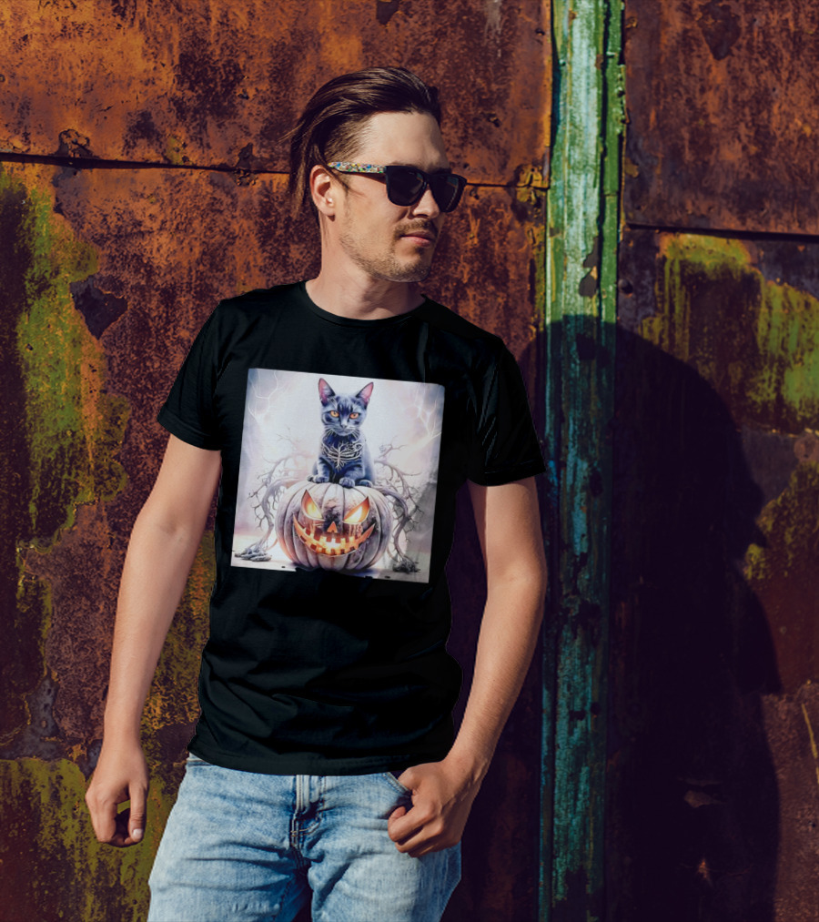 Cute Cat On Pumpkin Horror Face Halloween T-Shirt