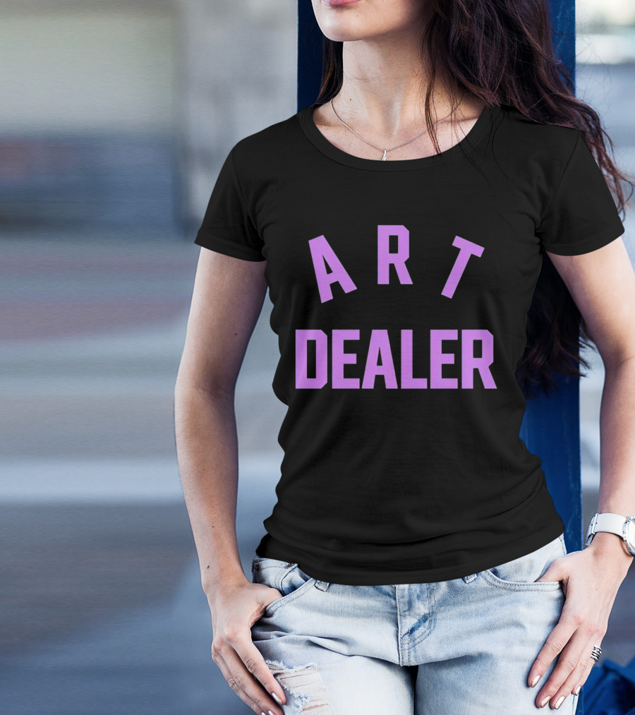 ART DEALER Classic Bold Typography T-Shirt