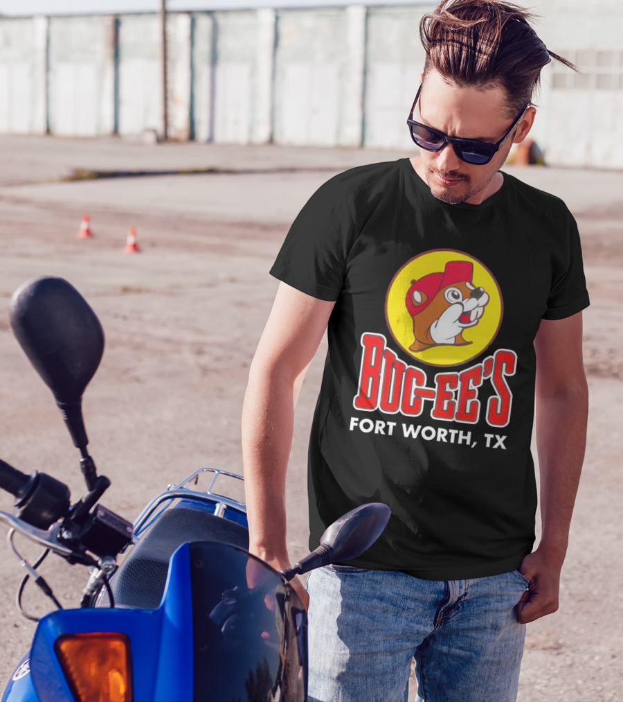 Buc-Ee's Fort Worth TX Logo With Beaming Beaver T-Shirt