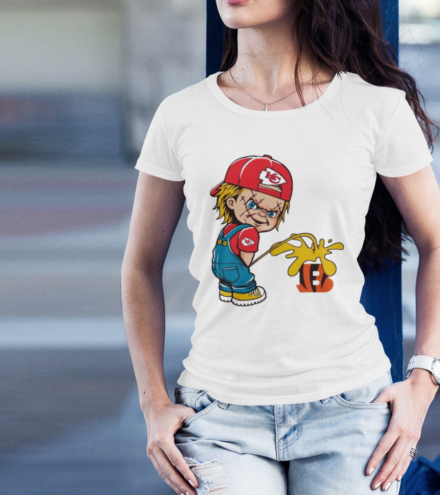 Kansas City Chiefs Chucky Pissing On Cincinnati Bengals T-Shirt