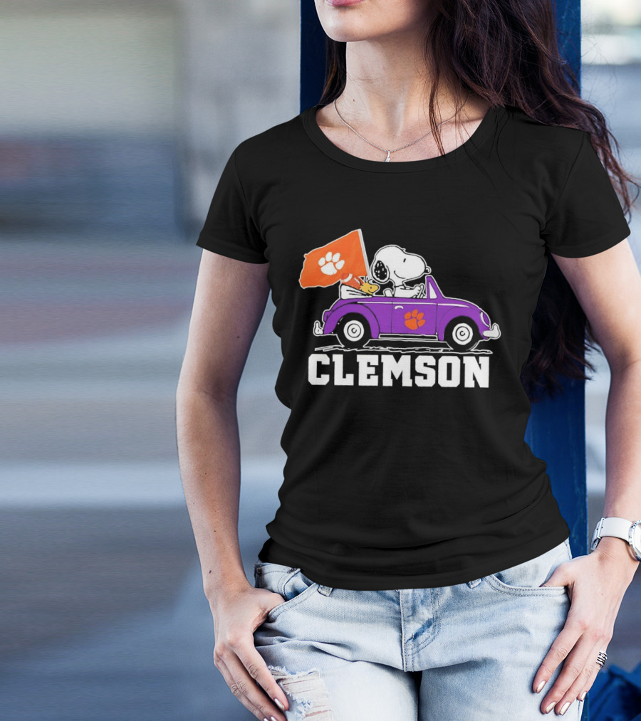 Snoopy And Woodstock In Purple Car With Clemson Flag T-Shirt