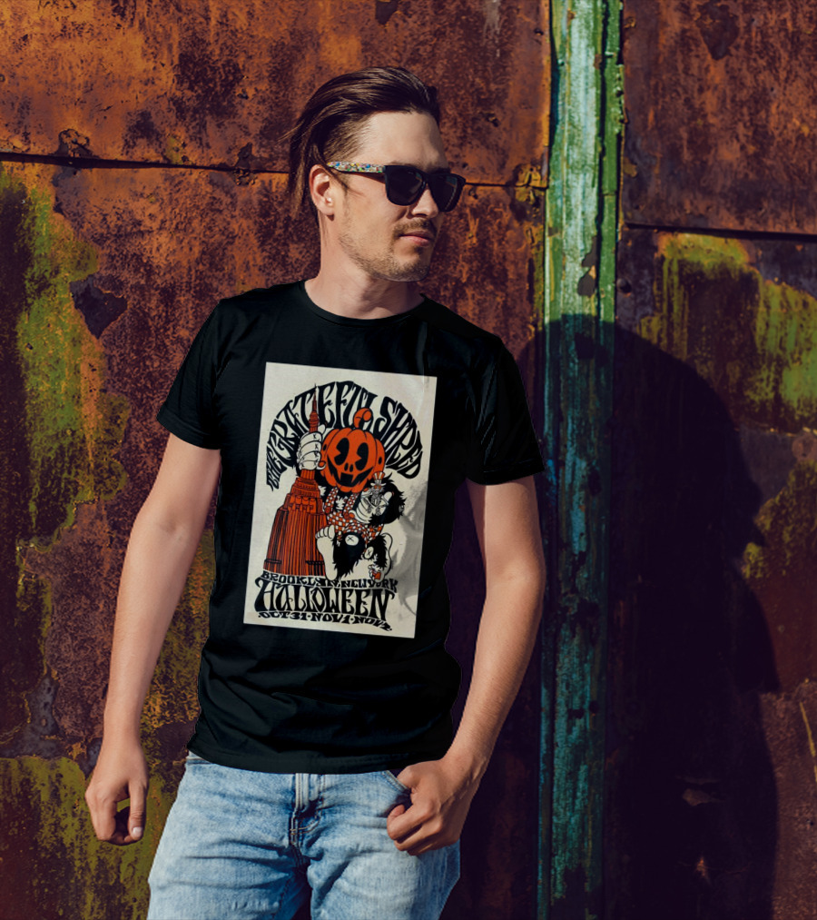 The Grateful Shred Brooklyn New York Halloween October 31 To November 1 T-Shirt