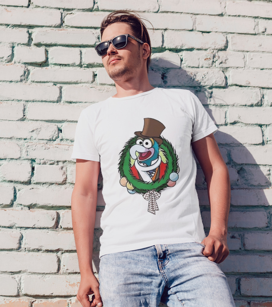 Cute Gonzo The Muppet Christmas Carol Wreath T-Shirt