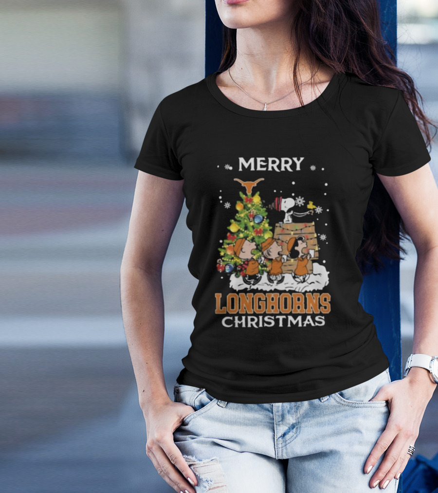 Merry Longhorns Christmas 2024 Texas Snoopy And Friends T-Shirt
