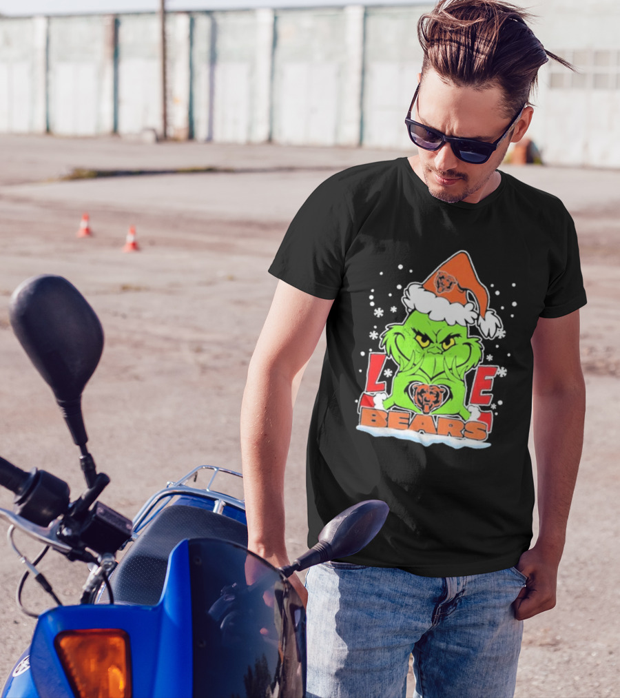 The Grinch Bears Love 2024 Chicago Football Christmas T-Shirt