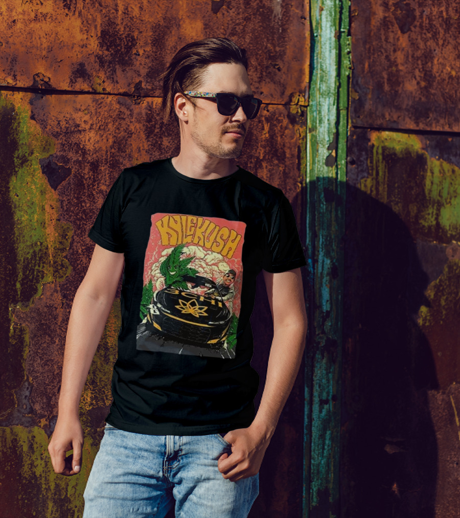 KYLE KUSH WEED RACING CAR SMOKING CLOUDS CHARACTER T-Shirt