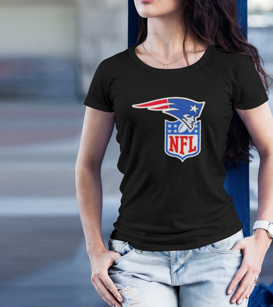 New England Patriots NFL Shield Logo Mashup T-Shirt