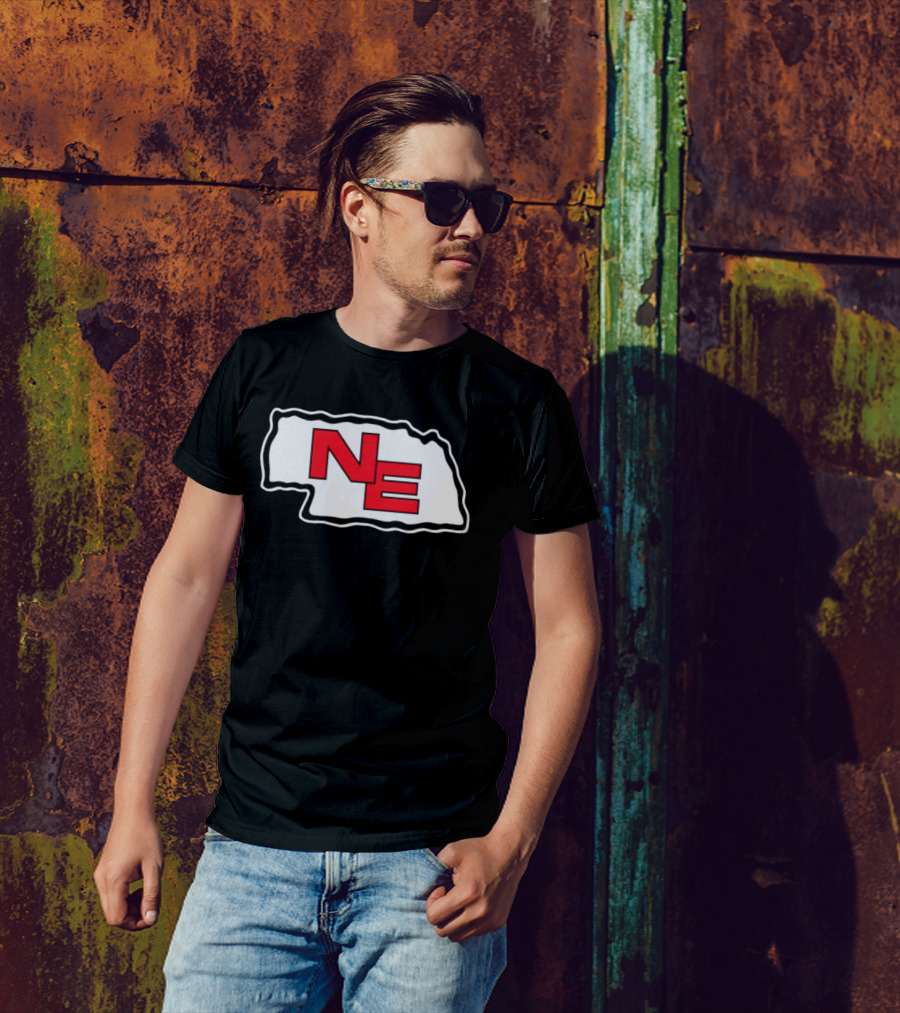 NE Nebraska State Outline Arrowhead T-Shirt