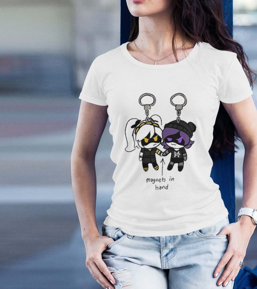 Juzi Chibi Keychain Magnets In Hand T-Shirt